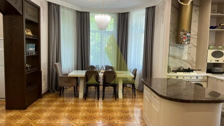 Фото Отдельный дом, 7 комн, 650м²