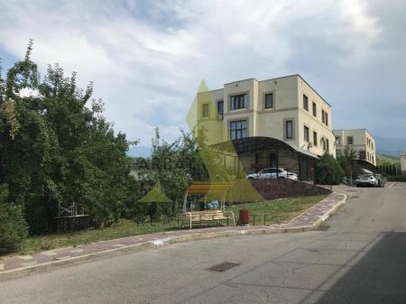 Фото Квартира, 3 комн, 97 м², 1/3 эт.