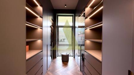 Фото Отдельный дом, 6 комн, 400м²
