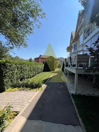 Фото Квартира, 4 комн, 180 м²