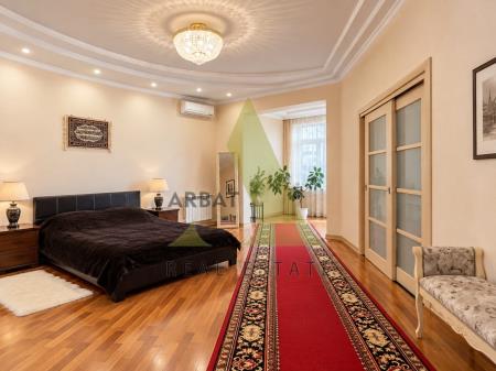 Фото Квартира, 5 комн, 300 м², 3/5 эт., 2010 г.п.