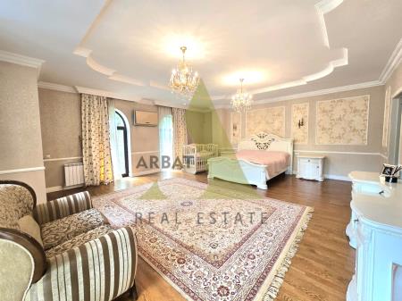 Фото Квартира, 8 комн, 433 м², 3/4 эт., 2011 г.п.