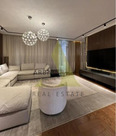 Фото Квартира, 7 комн, 370 м², 4 эт.