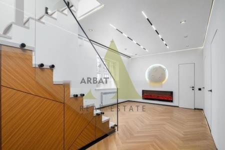 Фото Отдельный дом, 7 комн, 300м²