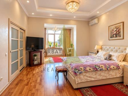 Фото Квартира, 5 комн, 300 м², 3/5 эт., 2010 г.п.