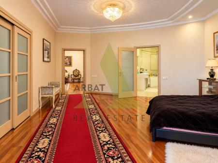 Фото Квартира, 5 комн, 300 м², 3/5 эт., 2010 г.п.
