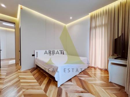 Фото Отдельный дом, 8 комн, 350м²