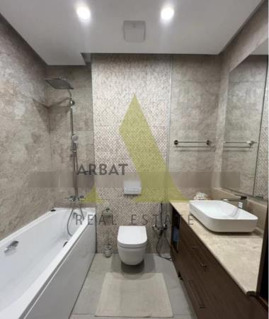 Фото Квартира, 7 комн, 370 м², 4 эт.