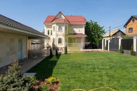 Фото Отдельный дом, 7 комн, 300м²