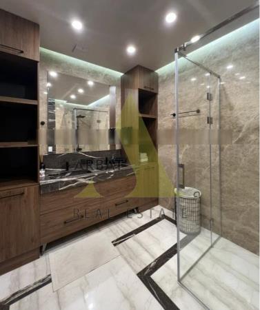 Фото Квартира, 7 комн, 370 м², 4 эт.