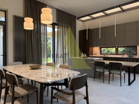 Фото Отдельный дом, 5 комн, 171м²