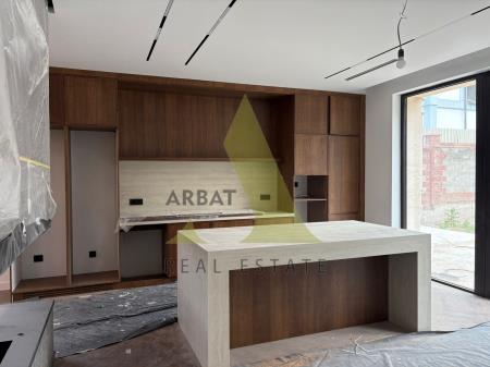 Фото Отдельный дом, 10 комн, 750м²