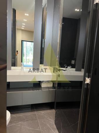 Фото Квартира, 4 комн, 180 м²