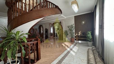 Фото Отдельный дом, 8 комн, 568м²