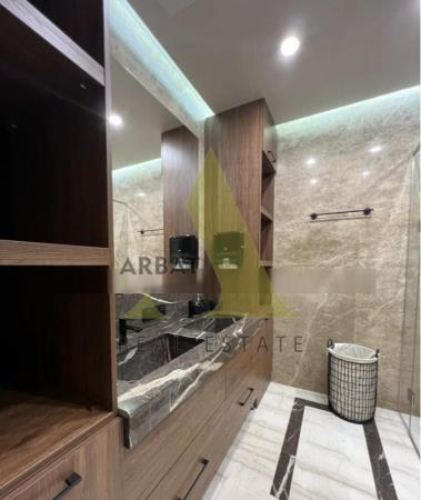 Фото Квартира, 7 комн, 370 м², 4 эт.