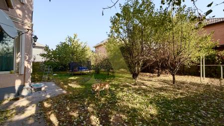 Фото Отдельный дом, 5 комн, 370м²