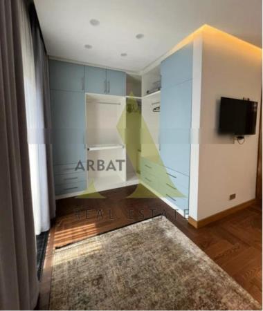 Фото Квартира, 7 комн, 370 м², 4 эт.