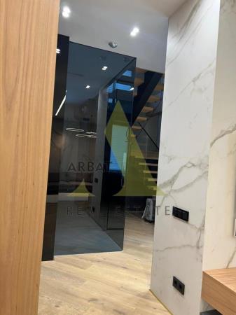 Фото Квартира, 4 комн, 180 м²