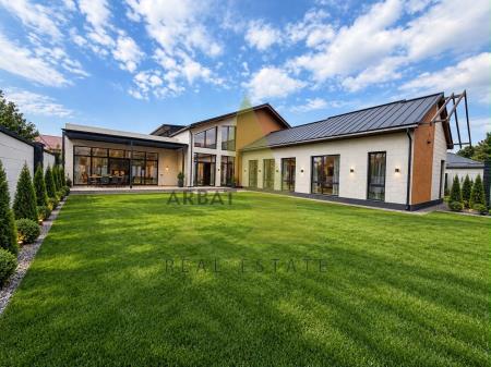 Фото Отдельный дом, 7 комн, 900м²