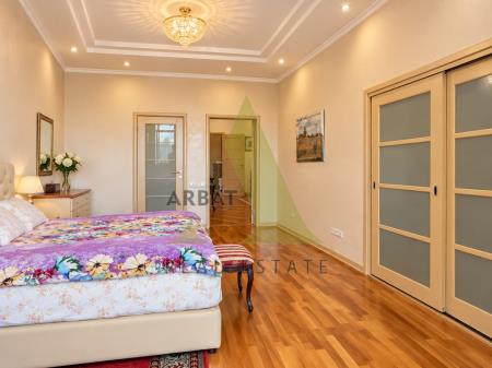 Фото Квартира, 5 комн, 300 м², 3/5 эт., 2010 г.п.