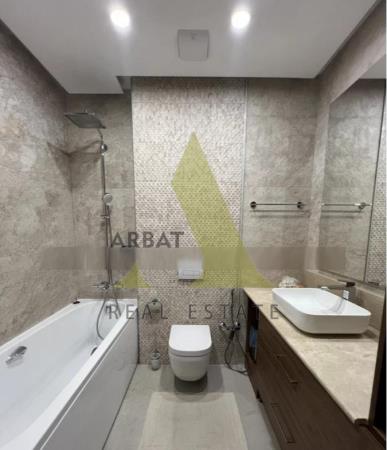 Фото Квартира, 7 комн, 370 м², 4 эт.