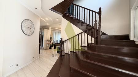Фото Отдельный дом, 5 комн, 370м²