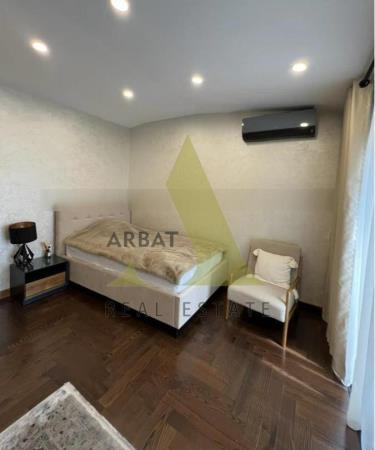 Фото Квартира, 7 комн, 370 м², 4 эт.