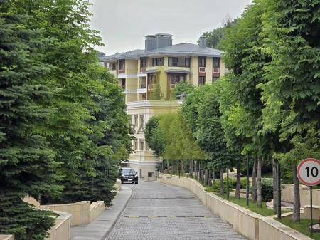 Фото Квартира, 4 комн, 210 м², 1/3 эт., 2009 г.п.
