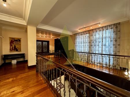 Фото Отдельный дом, 8 комн, 750м²