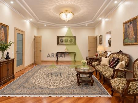 Фото Квартира, 5 комн, 300 м², 3/5 эт., 2010 г.п.