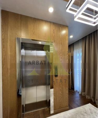 Фото Квартира, 7 комн, 370 м², 4 эт.