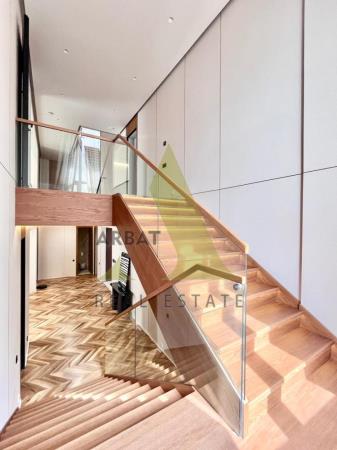Фото Отдельный дом, 8 комн, 350м²