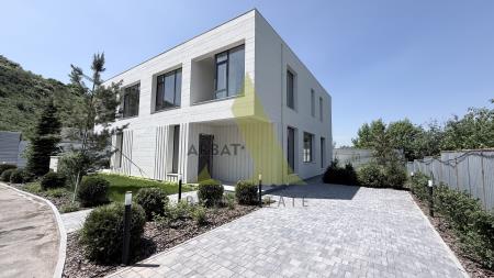 Фото Отдельный дом, 5 комн, 275м²