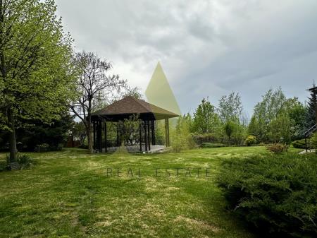 Фото Отдельный дом, 8 комн, 750м²