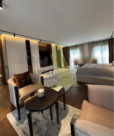 Фото Квартира, 7 комн, 370 м², 4 эт.