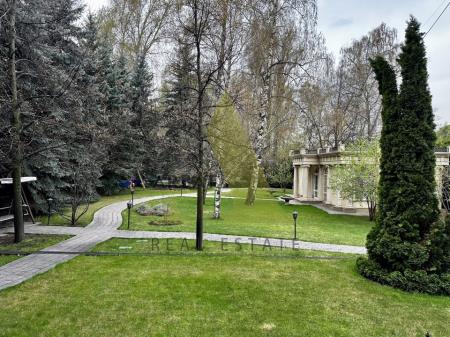Фото Отдельный дом, 9 комн, 903м²