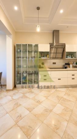 Фото Квартира, 5 комн, 300 м², 3/5 эт., 2010 г.п.