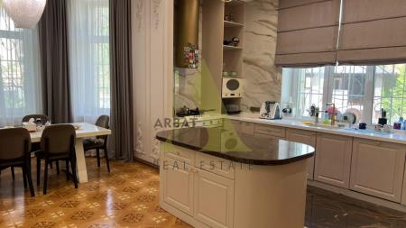 Фото Отдельный дом, 7 комн, 650м²