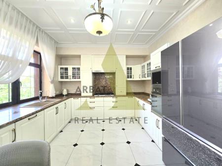 Фото Квартира, 8 комн, 433 м², 3/4 эт., 2011 г.п.