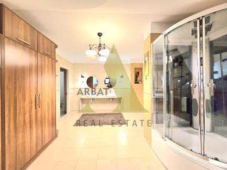 Фото Квартира, 8 комн, 433 м², 3/4 эт., 2011 г.п.