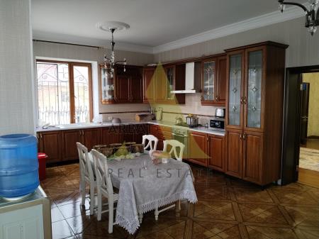 Фото Отдельный дом, 6 комн, 285м²