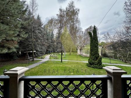 Фото Отдельный дом, 9 комн, 903м²
