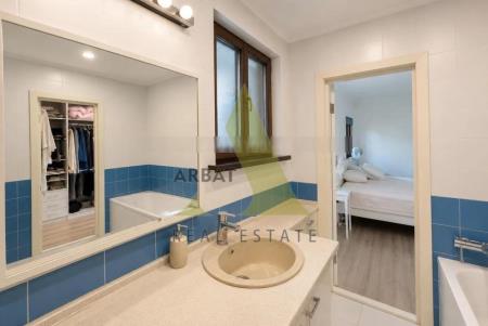 Фото Отдельный дом, 5 комн, 180м²