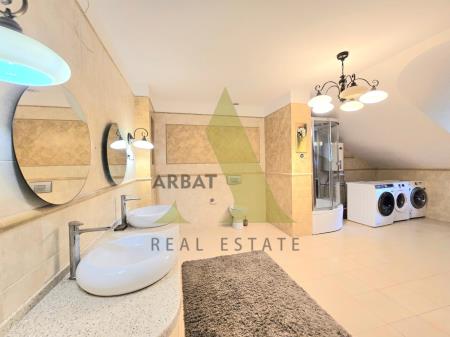 Фото Квартира, 8 комн, 433 м², 3/4 эт., 2011 г.п.