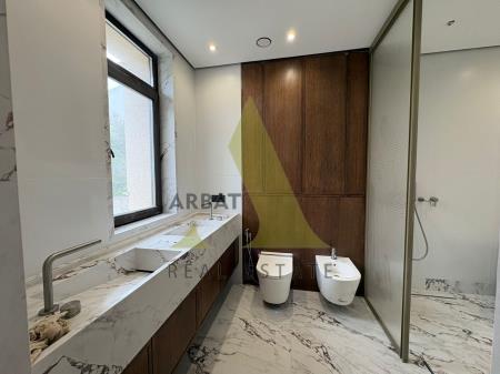 Фото Отдельный дом, 10 комн, 750м²
