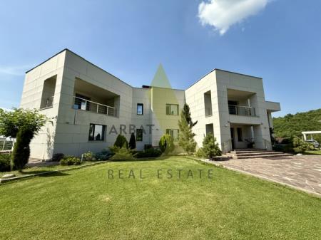 Фото Отдельный дом, 12 комн, 1400м²