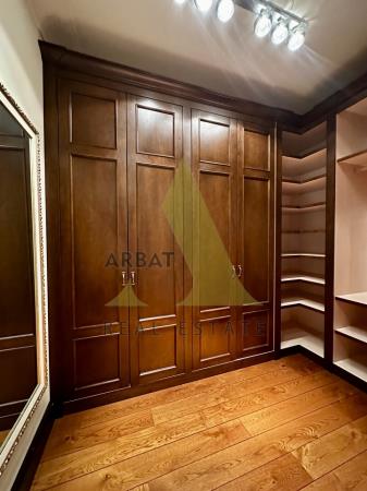 Фото Отдельный дом, 8 комн, 750м²