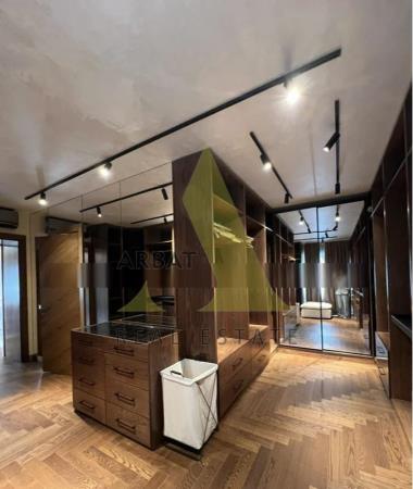 Фото Квартира, 7 комн, 370 м², 4 эт.