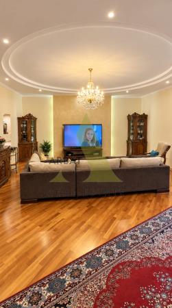 Фото Квартира, 5 комн, 300 м², 3/5 эт., 2010 г.п.