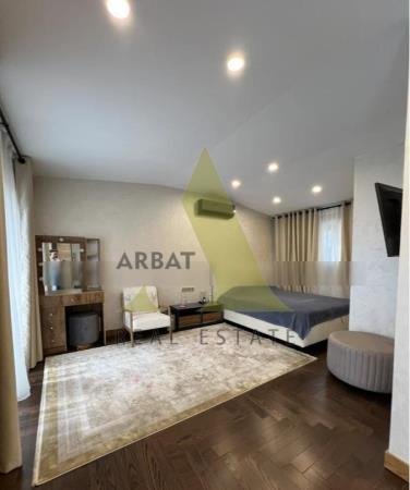 Фото Квартира, 7 комн, 370 м², 4 эт.